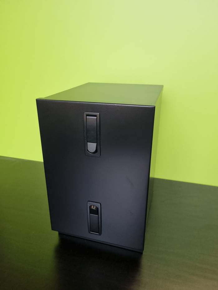 Rusty Lee Gas locker for 907 gas bottle lpg twin catch - Image 9