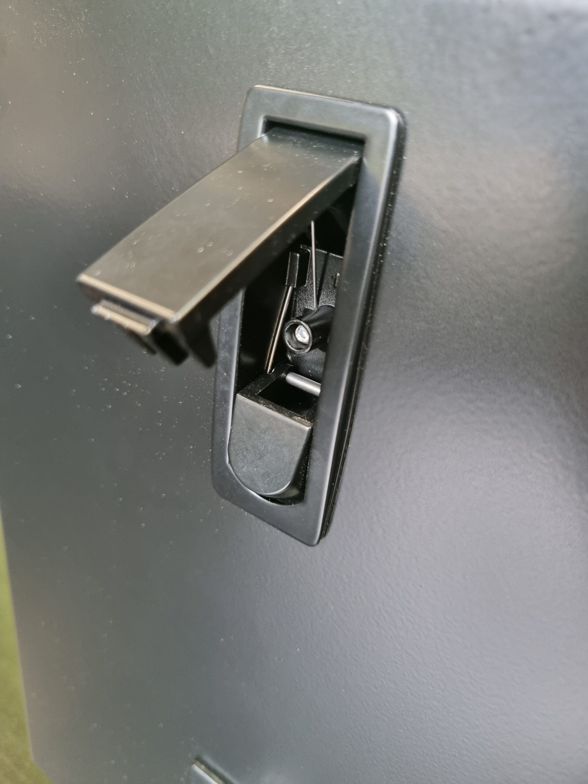 Rusty Lee Gas locker for 907 gas bottle lpg twin catch - Image 4
