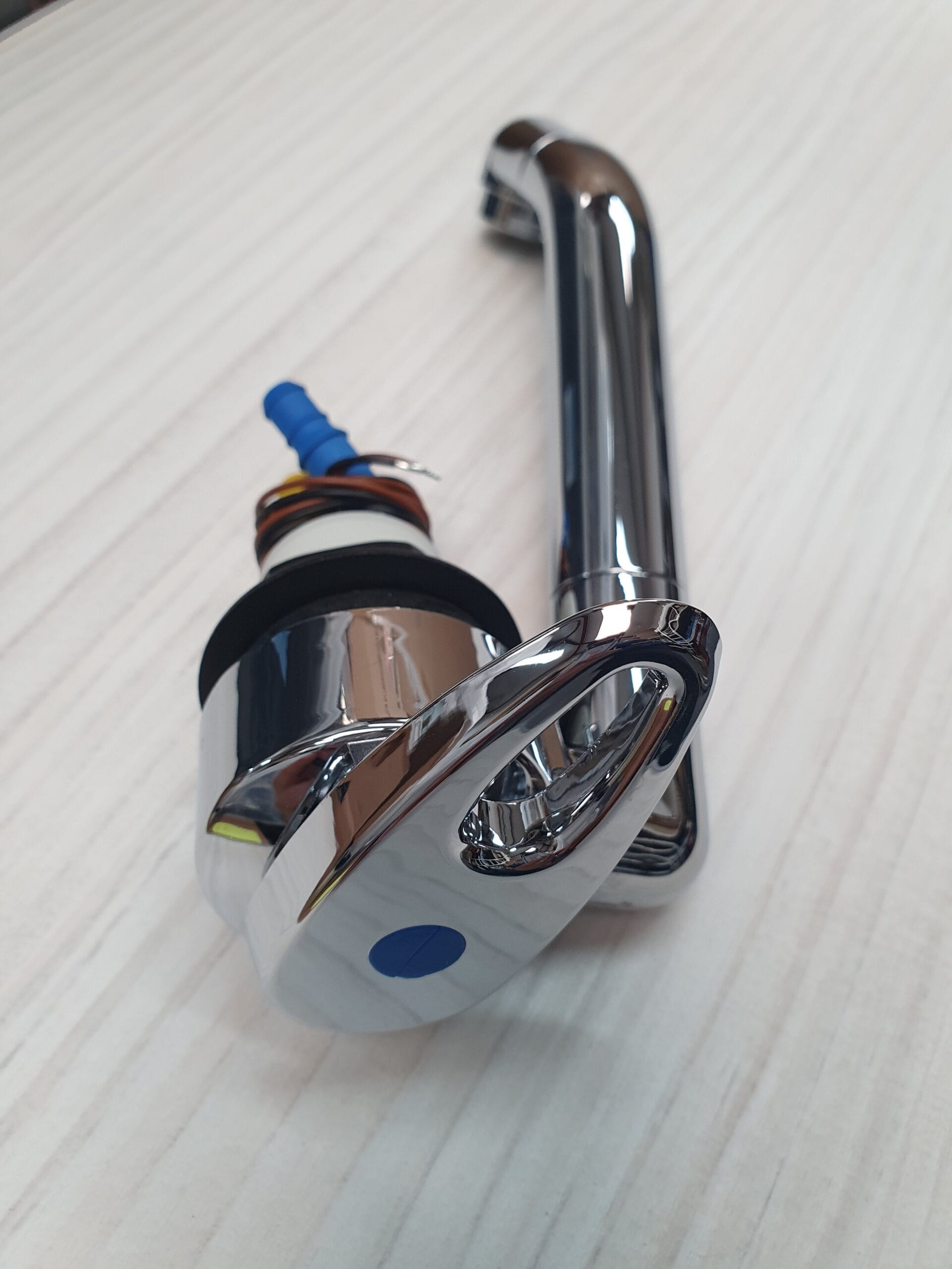 Reich Keramik Samba COLD Micro switched Barb End tap - Image 2