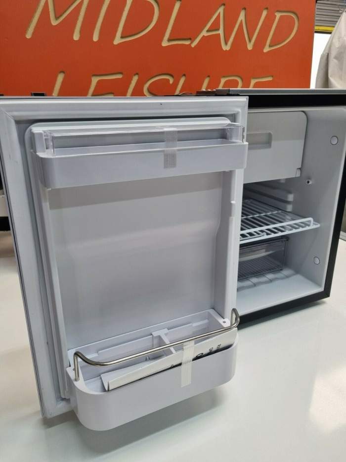 BEKULE Ml80 Silver 12v-24v 80 lt Compressor Fridge - Image 3