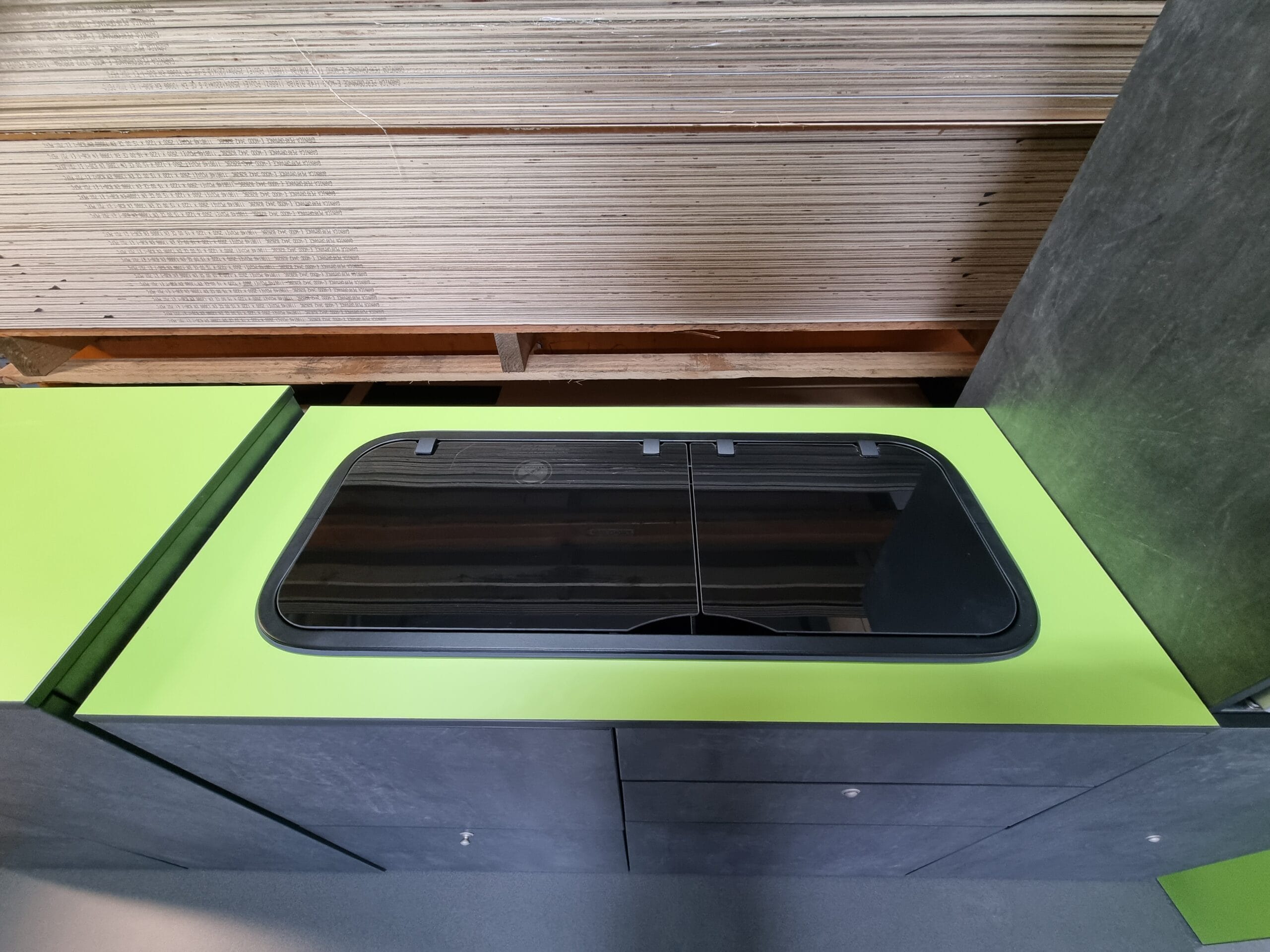 Thetford Topline 111 twin burner and RH sink Collection only - Image 3