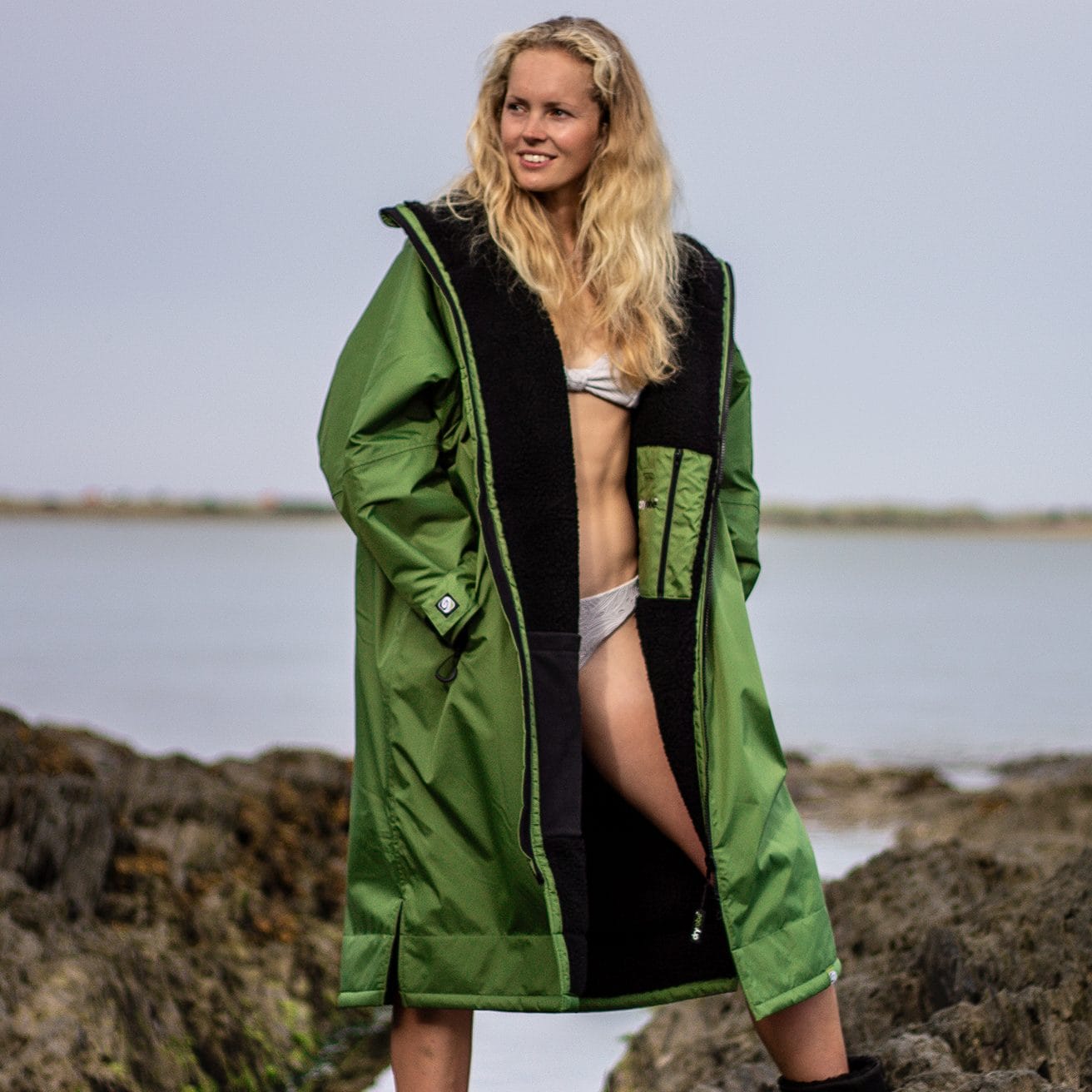 dryrobe® Advance | Long Sleeve - Forest Green Black